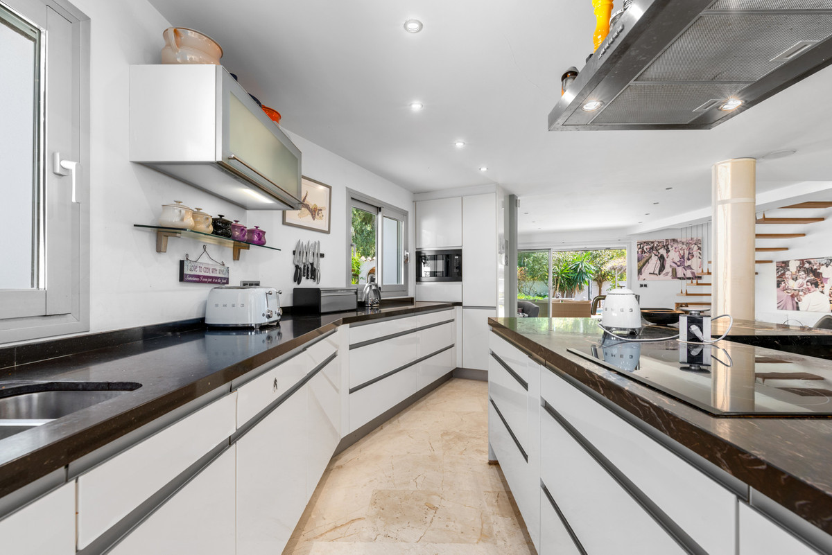 Image 13: Detached Villa For sale, San Pedro de Alcántara, €1,900,000 [HFMs698530]