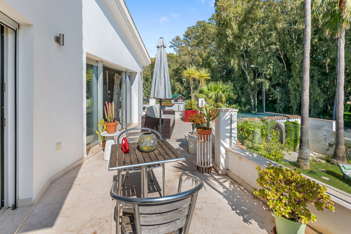 Image 33: Detached Villa For sale, San Pedro de Alcántara, €1,900,000 [HFMs698530]