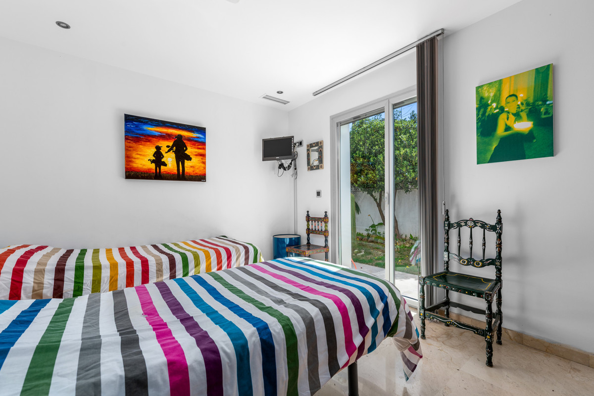 Image 28: Detached Villa For sale, San Pedro de Alcántara, €1,900,000 [HFMs698530]