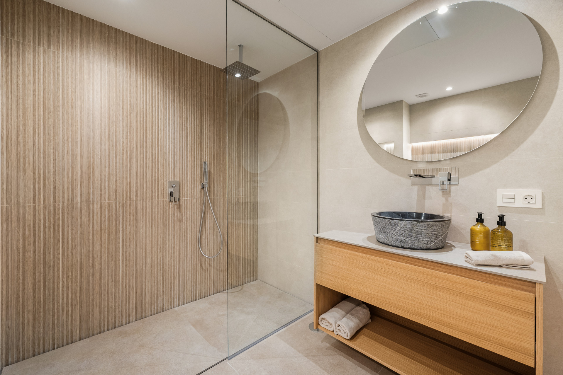 Image 25: Apartment For sale, Nueva Andalucía, €690,000 [HFMs693099]