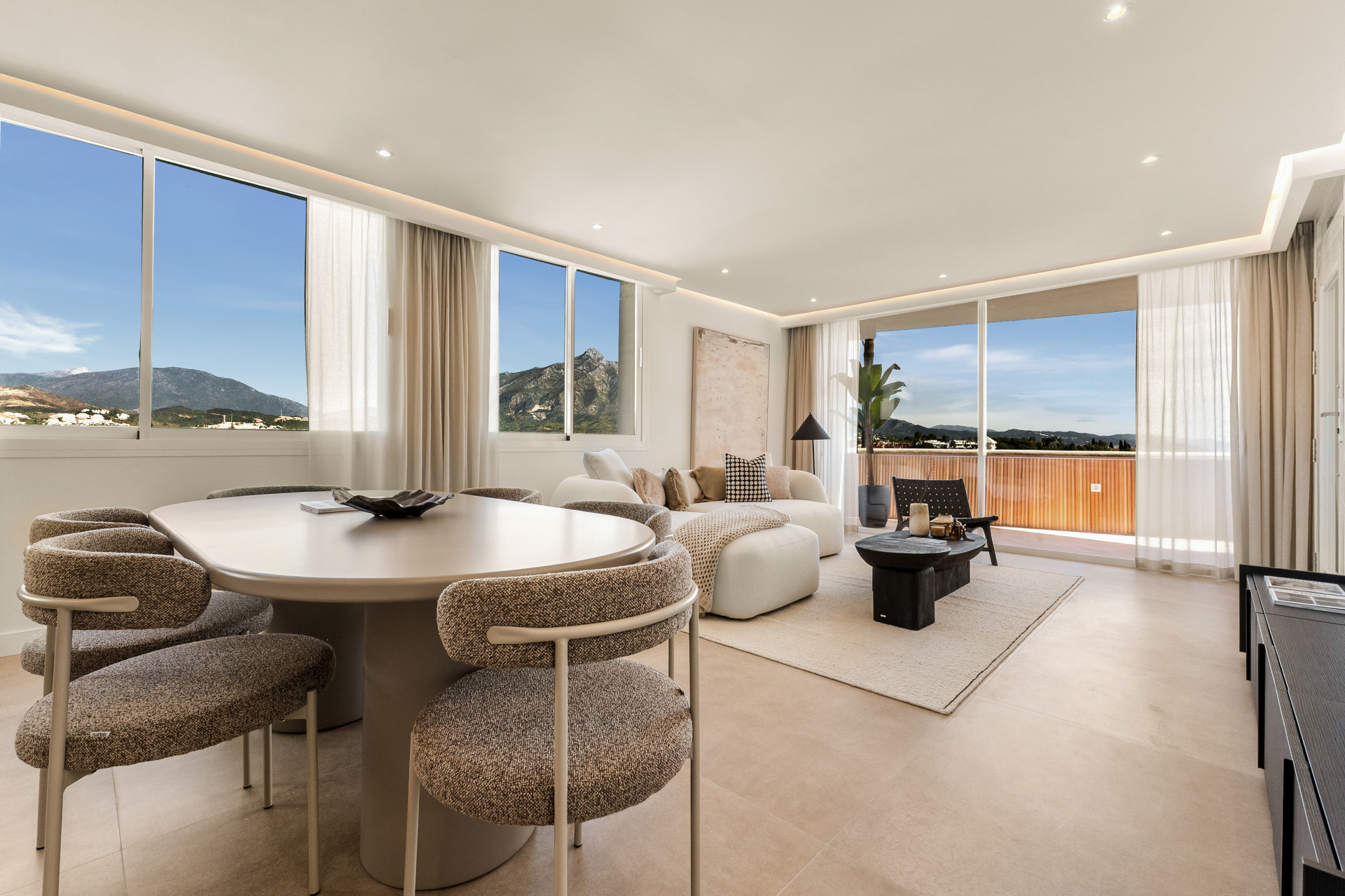 Image 5: Apartment For sale, Nueva Andalucía, €690,000 [HFMs693099]