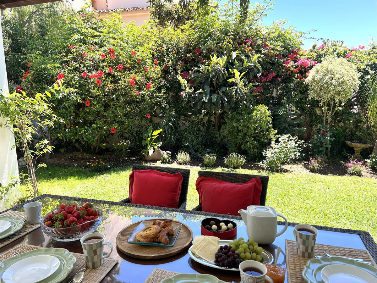 Image 21: Detached Villa For sale, Marbella, €1,250,000 [HFMs694172]