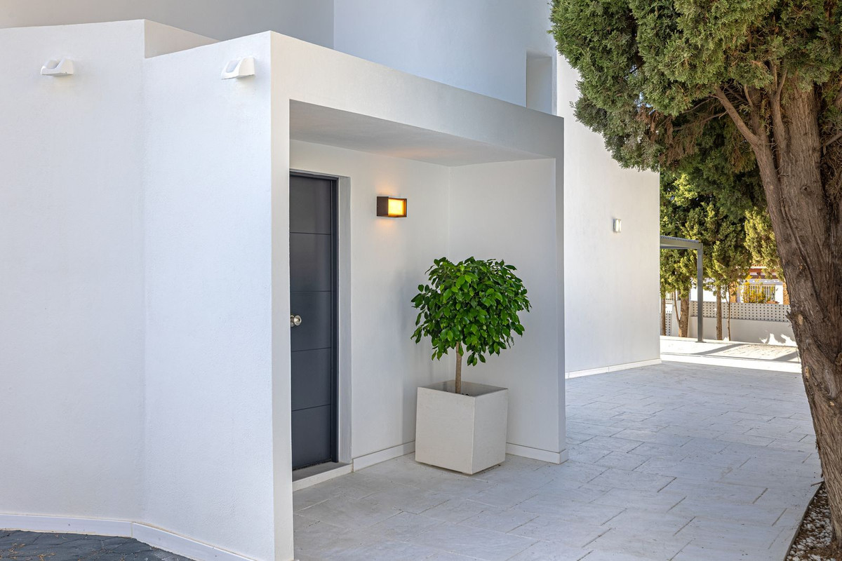 Image 24: Detached Villa For sale, Mijas Costa, €1,450,000 [HFMs694174]