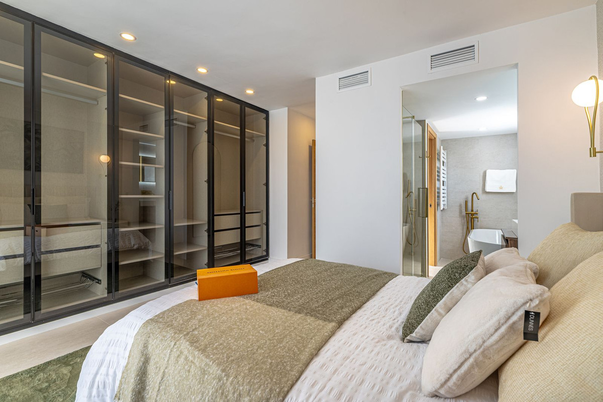 Image 16: Detached Villa For sale, Mijas Costa, €1,450,000 [HFMs694174]