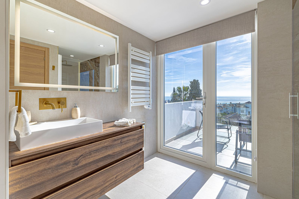 Image 18: Detached Villa For sale, Mijas Costa, €1,450,000 [HFMs694174]