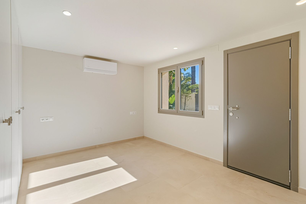 Image 40: Villa - Chalet For sale, Marbella, €3,900,000 [HFMs694175]