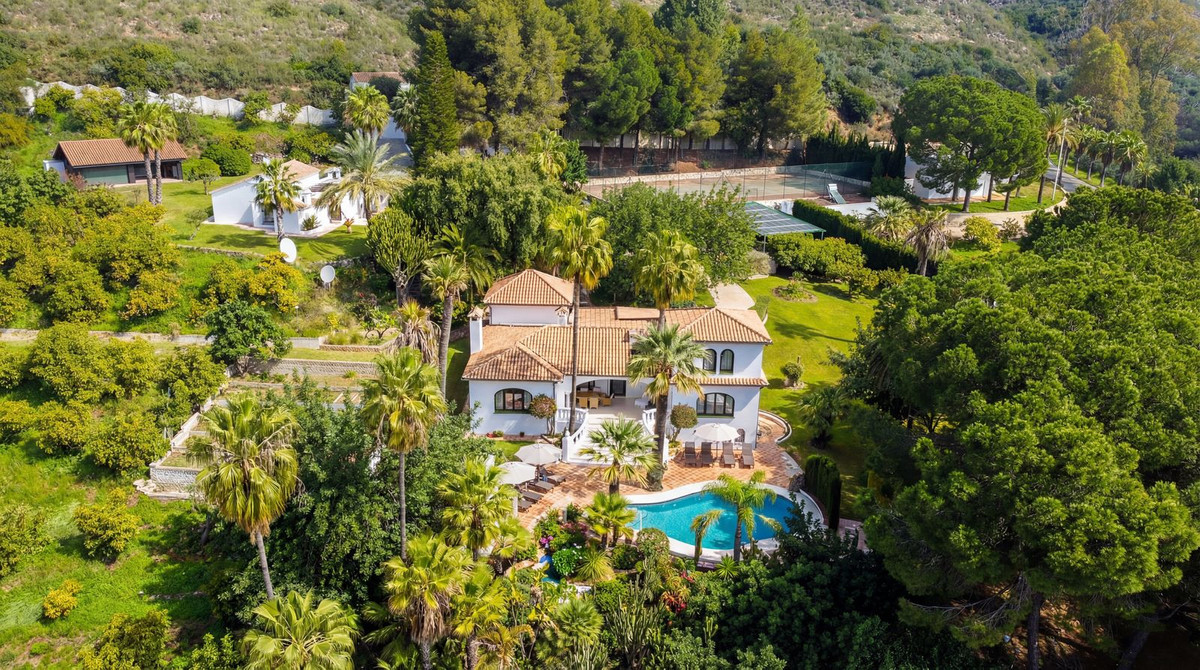 Image 0: Finca - Cortijo For sale, alhaurin el grande, €2,150,000 [HFMs692028]