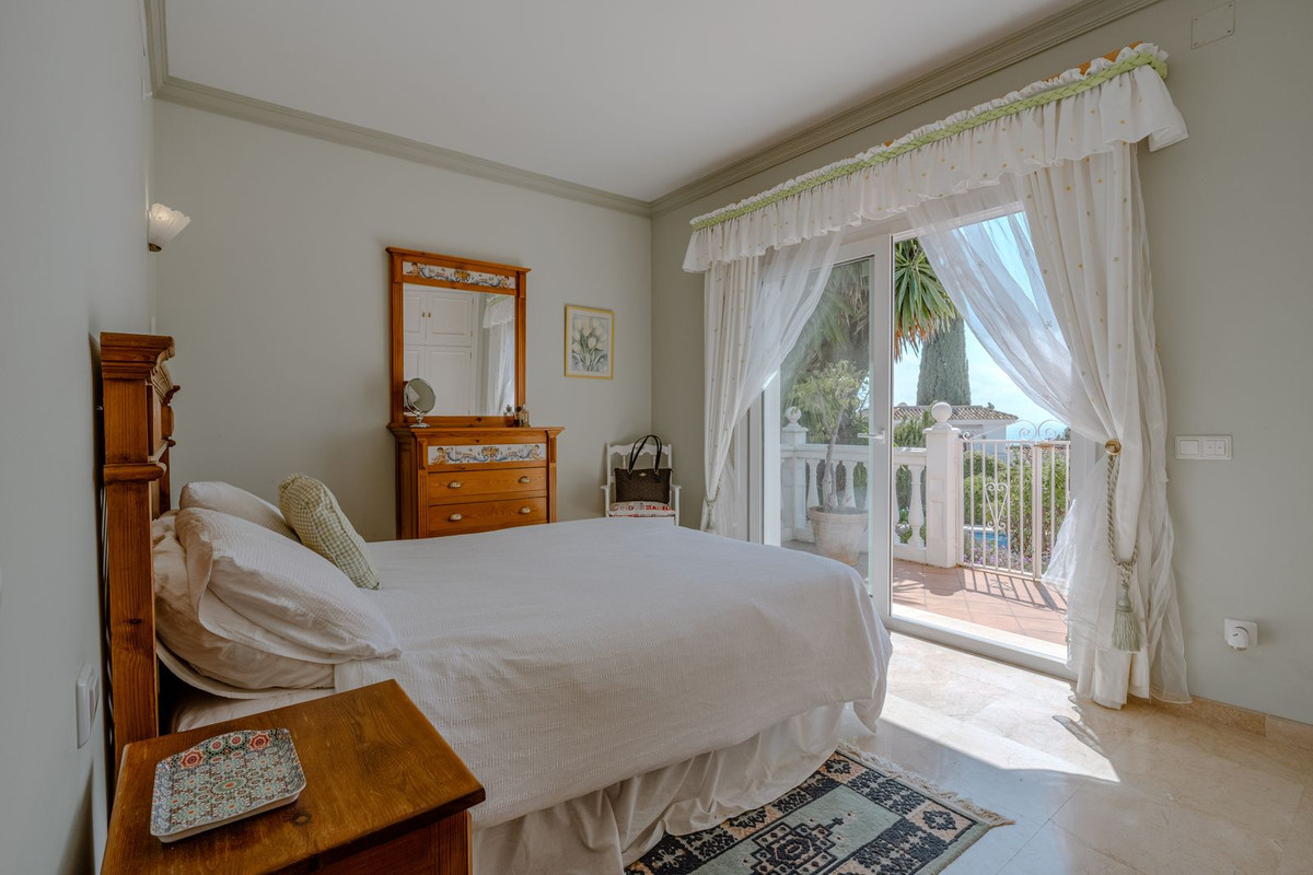 Image 41: Detached Villa For sale, Estepona, €2,150,000 [HFMs695581]