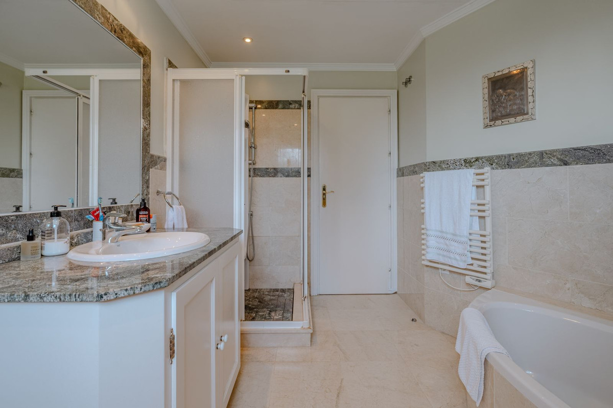 Image 43: Detached Villa For sale, Estepona, €2,150,000 [HFMs695581]