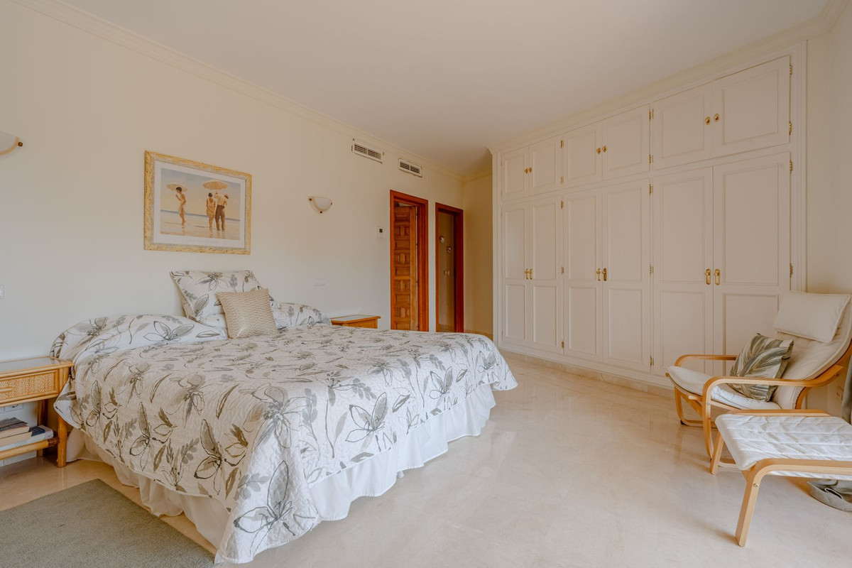 Image 35: Detached Villa For sale, Estepona, €2,150,000 [HFMs695581]