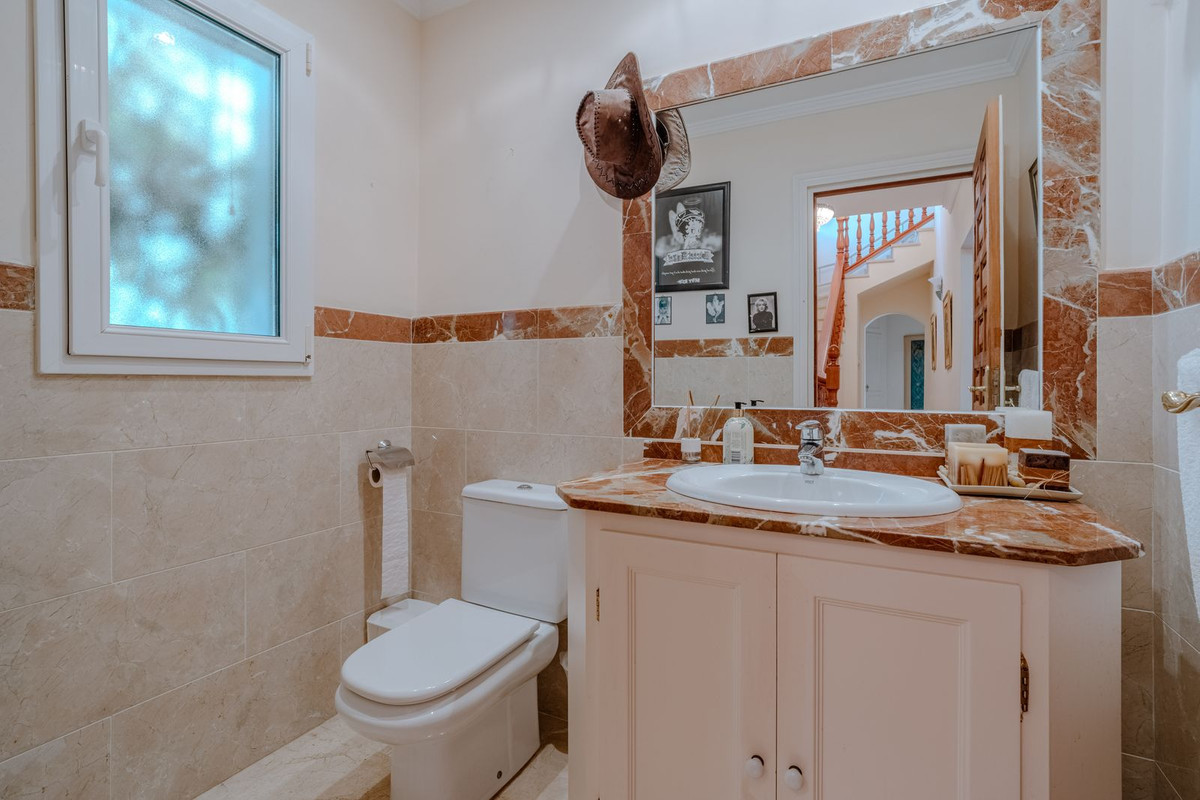 Image 18: Detached Villa For sale, Estepona, €2,150,000 [HFMs695581]