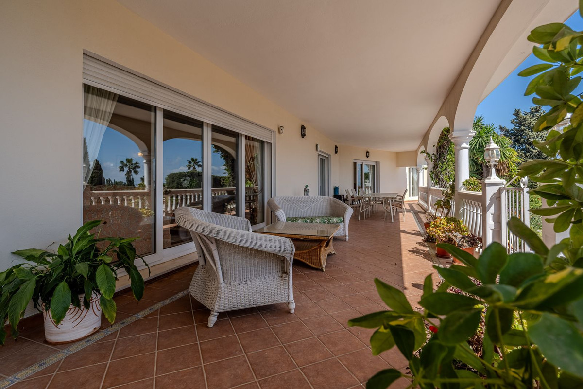 Image 3: Detached Villa For sale, Estepona, €2,150,000 [HFMs695581]