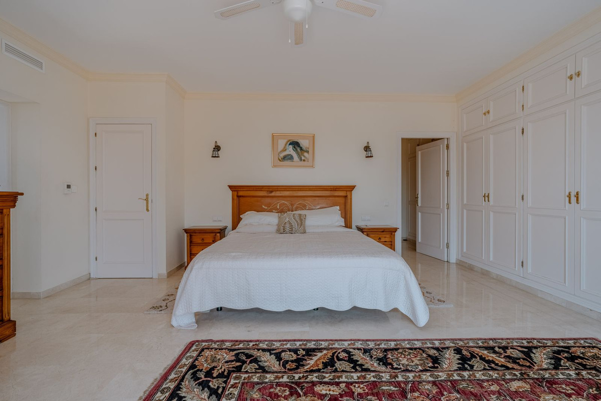 Image 22: Detached Villa For sale, Estepona, €2,150,000 [HFMs695581]