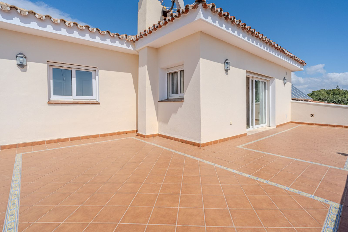 Image 29: Detached Villa For sale, Estepona, €2,150,000 [HFMs695581]