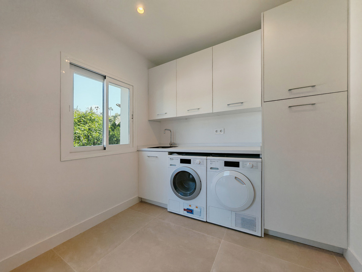 Image 32: Detached Villa For sale, Marbella, €2,850,000 [HFMs695480]