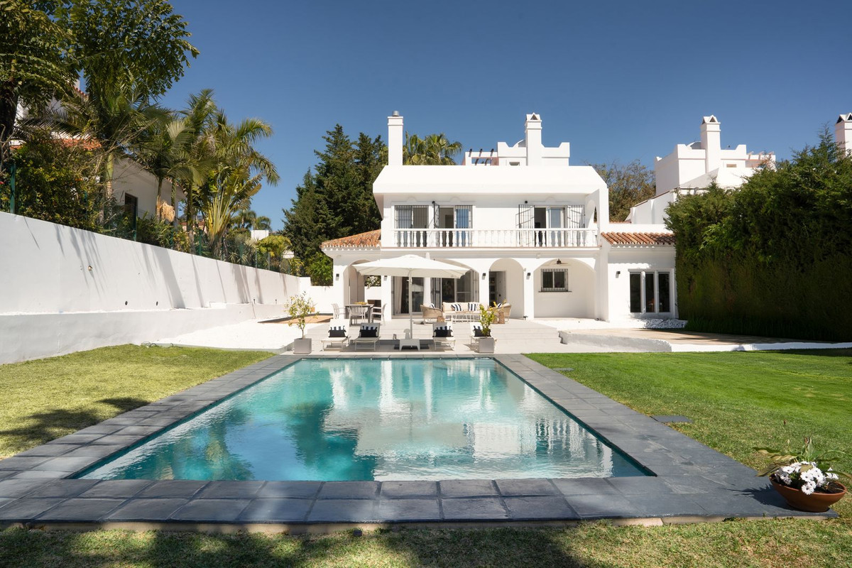 Image 0: Detached Villa For sale, Estepona, €1,770,000 [HFMs696565]