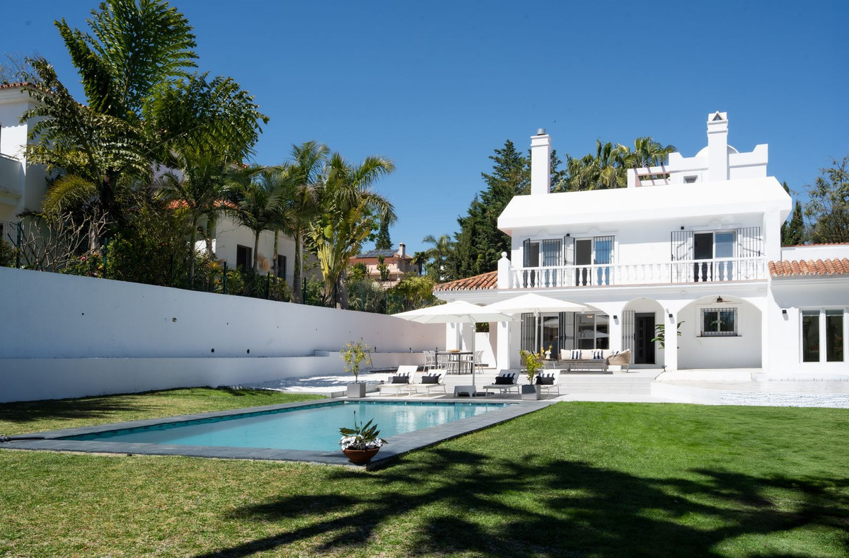 Image 43: Detached Villa For sale, Estepona, €1,770,000 [HFMs696565]