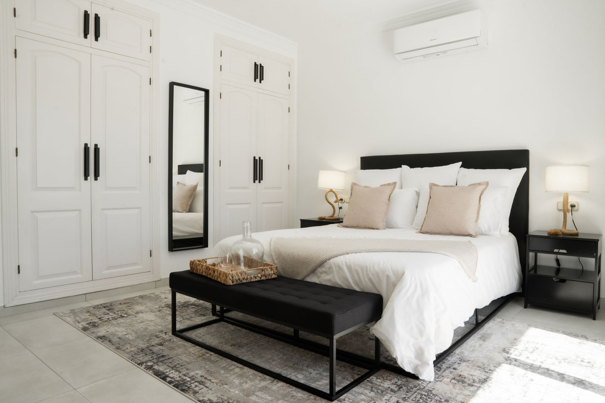 Image 17: Detached Villa For sale, Estepona, €1,770,000 [HFMs696565]