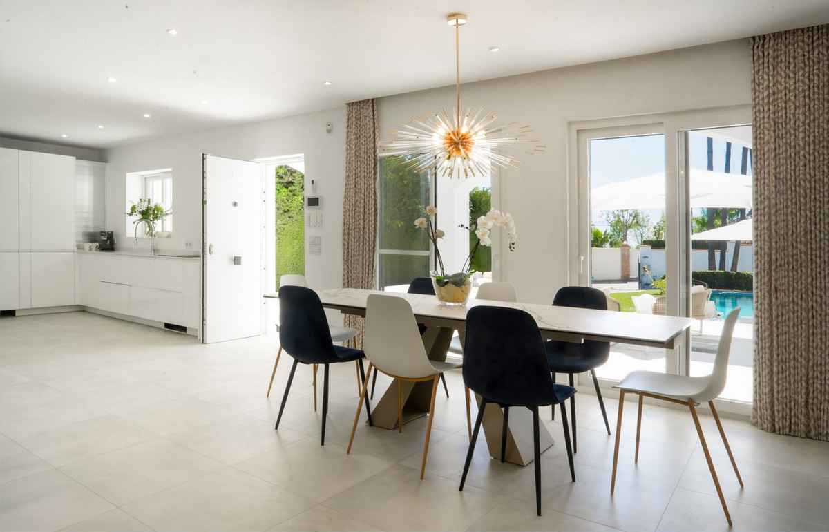 Image 6: Detached Villa For sale, Estepona, €1,770,000 [HFMs696565]