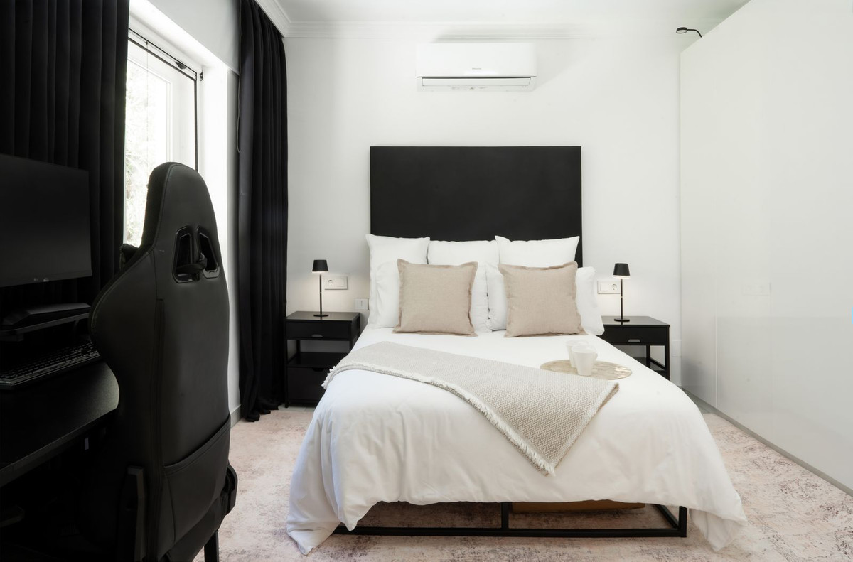 Image 21: Detached Villa For sale, Estepona, €1,770,000 [HFMs696565]