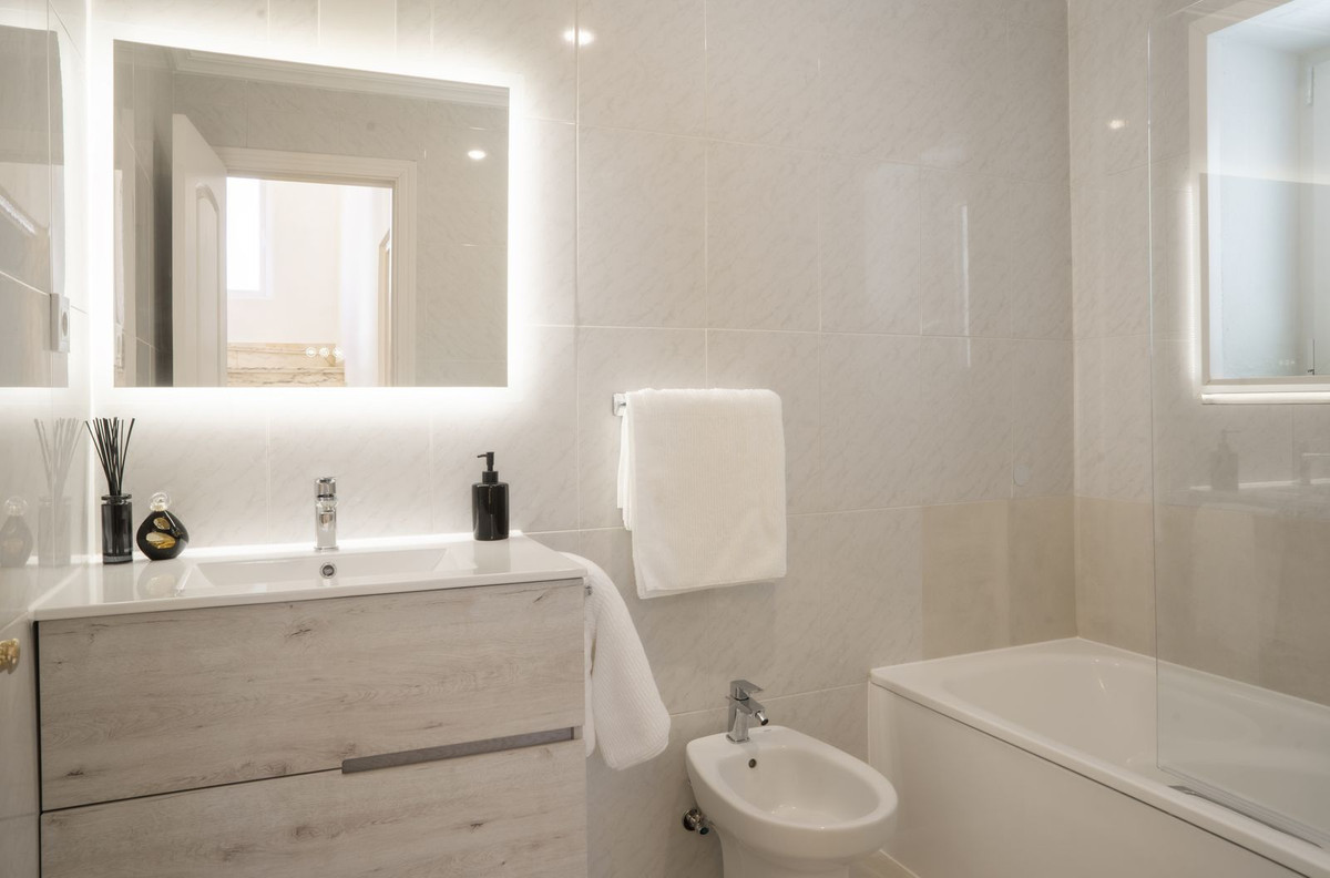 Image 24: Detached Villa For sale, Estepona, €1,770,000 [HFMs696565]