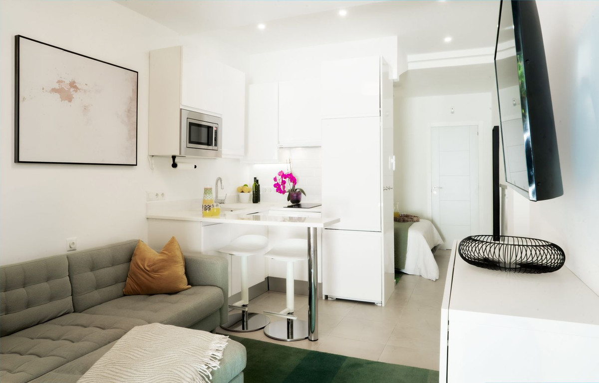 Image 38: Detached Villa For sale, Estepona, €1,770,000 [HFMs696565]