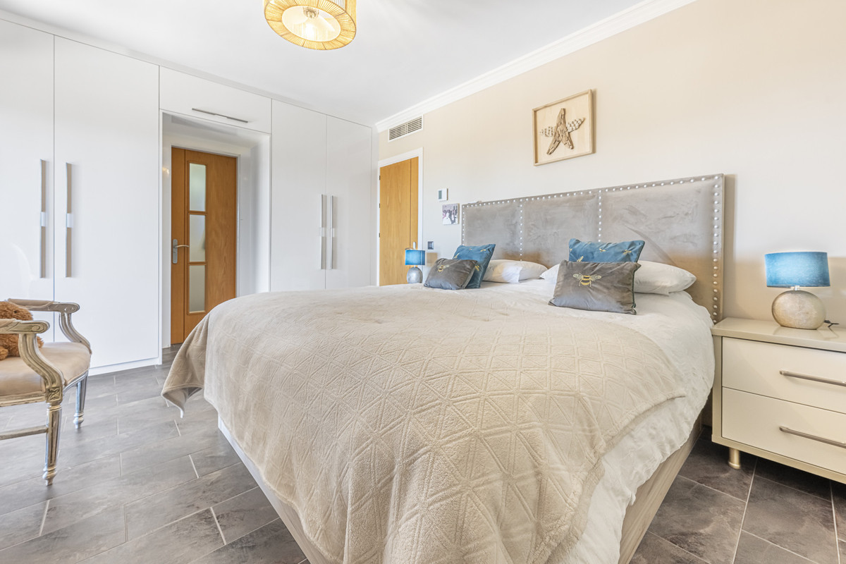 Image 24: Villa - Chalet For sale, Estepona, €1,550,000 [HFMs695787]