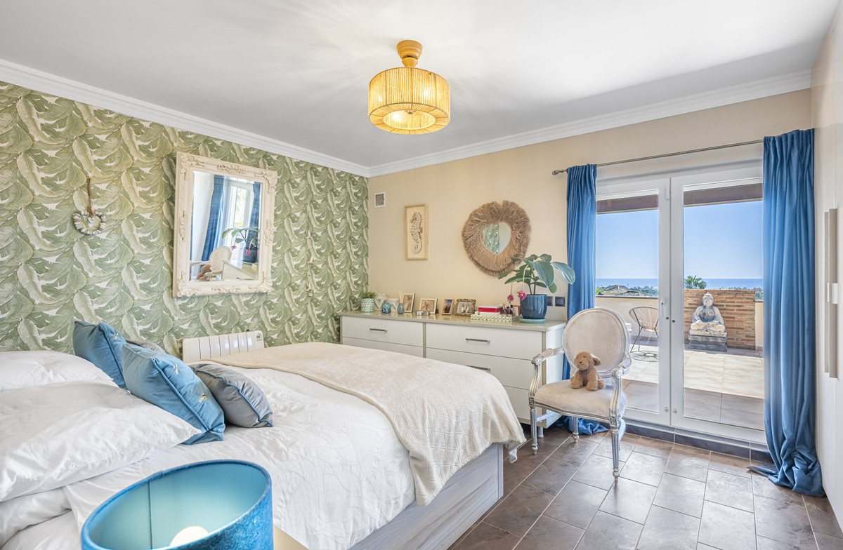 Image 19: Villa - Chalet For sale, Estepona, €1,550,000 [HFMs695787]