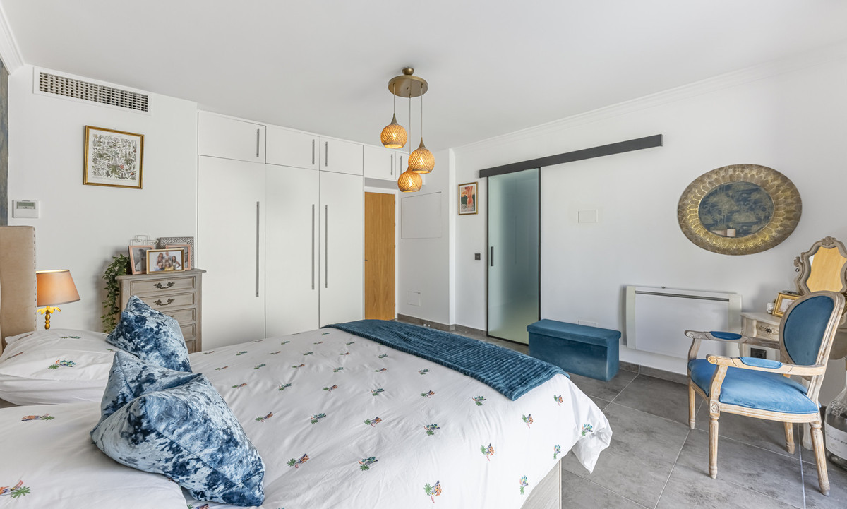 Image 31: Villa - Chalet For sale, Estepona, €1,550,000 [HFMs695787]