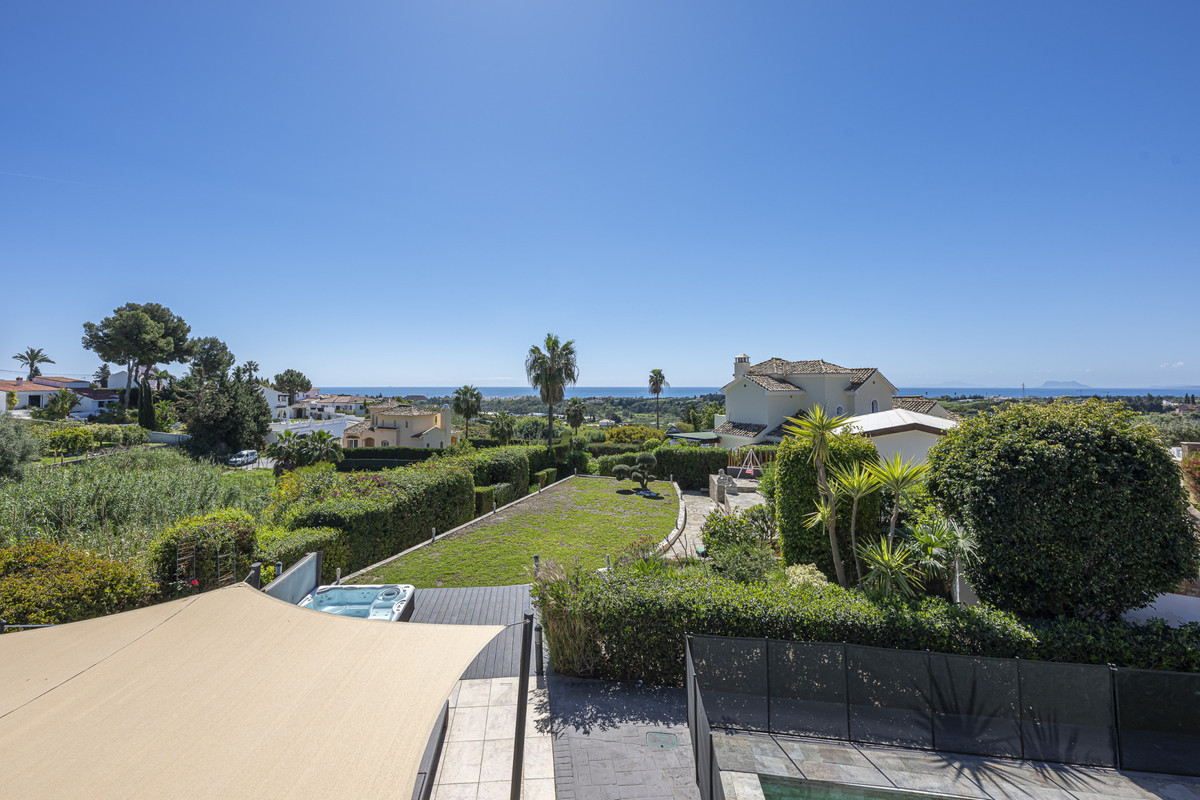 Image 22: Villa - Chalet For sale, Estepona, €1,550,000 [HFMs695787]