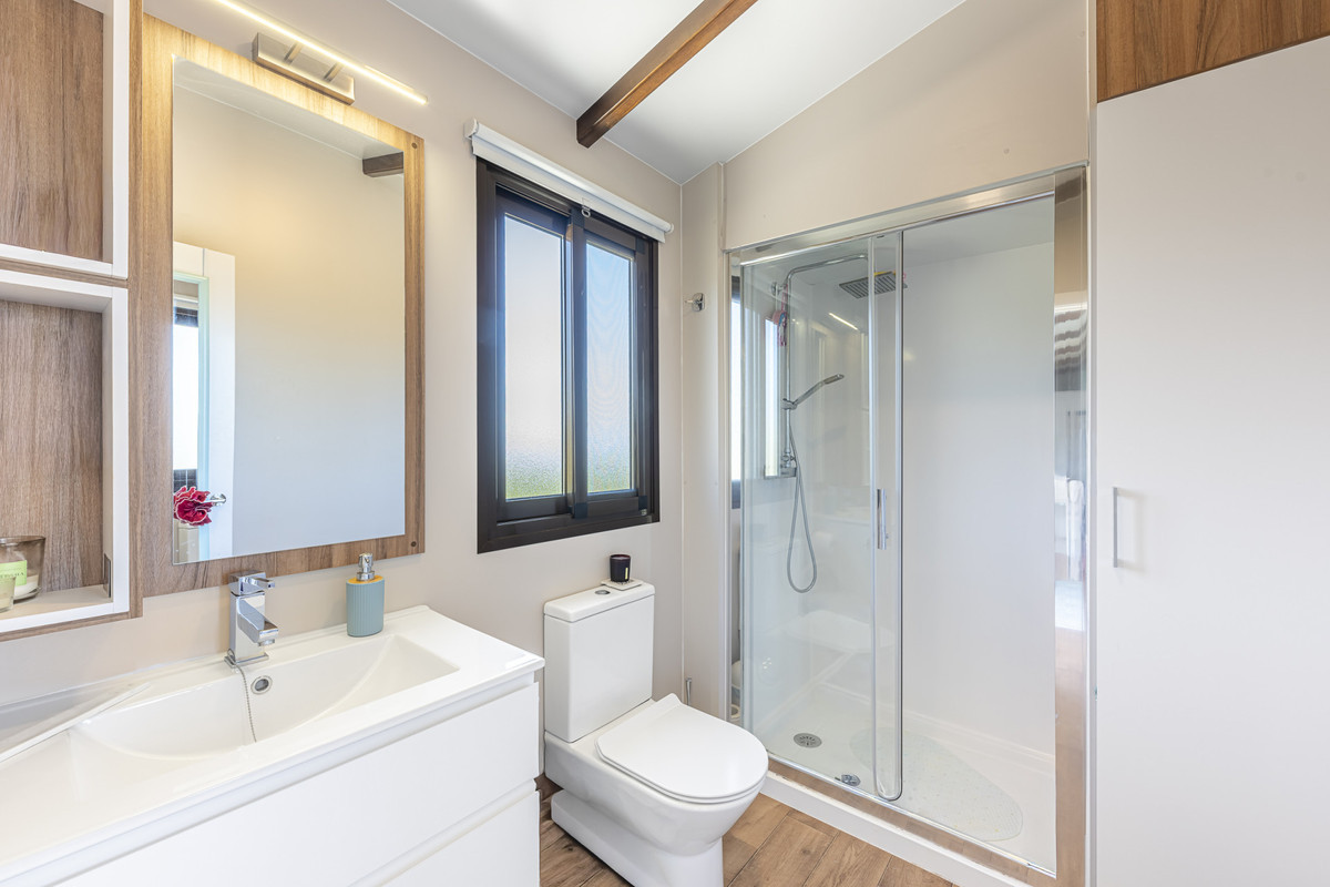 Image 51: Villa - Chalet For sale, Estepona, €1,550,000 [HFMs695787]