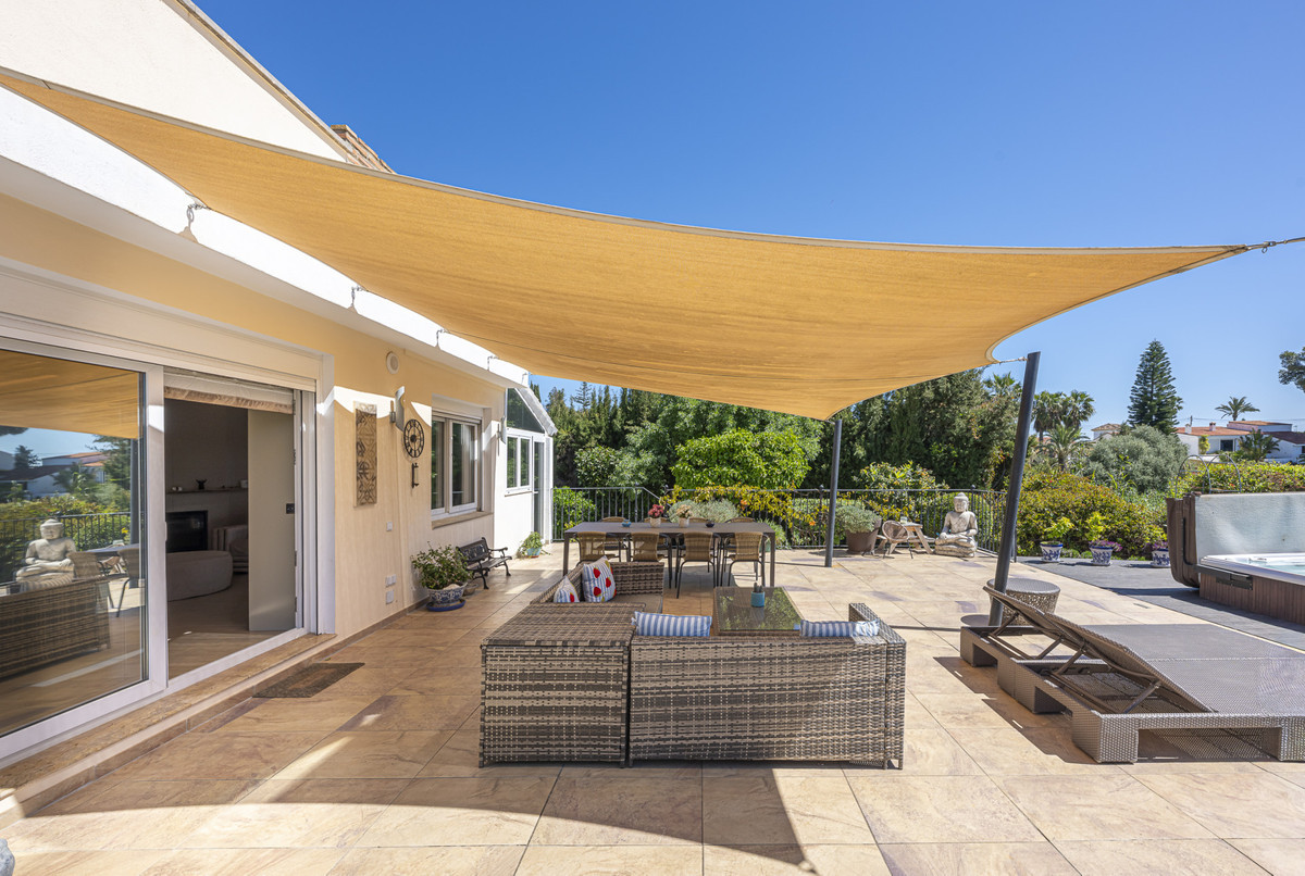 Image 35: Villa - Chalet For sale, Estepona, €1,550,000 [HFMs695787]