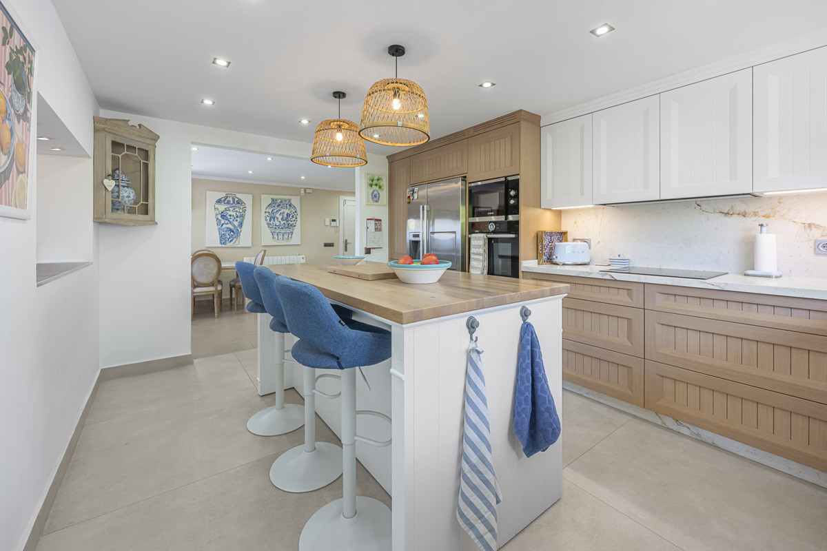 Image 10: Villa - Chalet For sale, Estepona, €1,550,000 [HFMs695787]