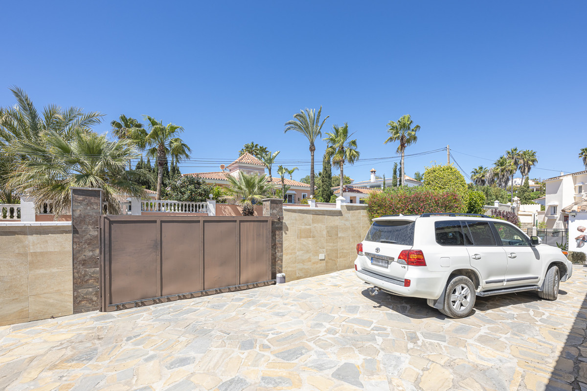Image 56: Villa - Chalet For sale, Estepona, €1,550,000 [HFMs695787]