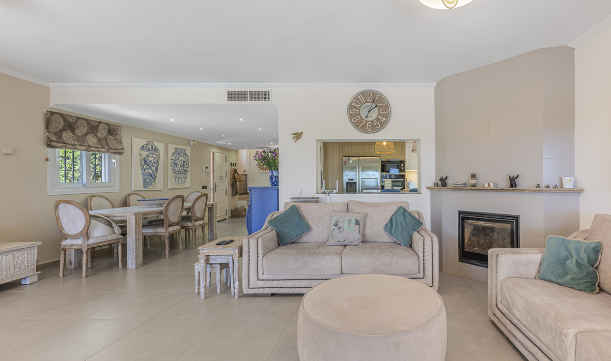 Image 8: Villa - Chalet For sale, Estepona, €1,550,000 [HFMs695787]