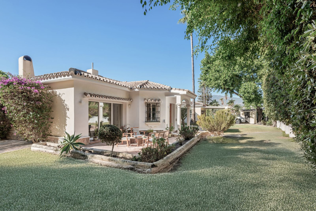 Image 4: Villa - Chalet For sale, Estepona, €1,695,000 [FCPs695136]