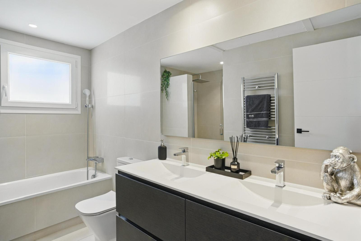 Image 20: Detached Villa For sale, Mijas Costa, €1,895,000 [HFMs695138]