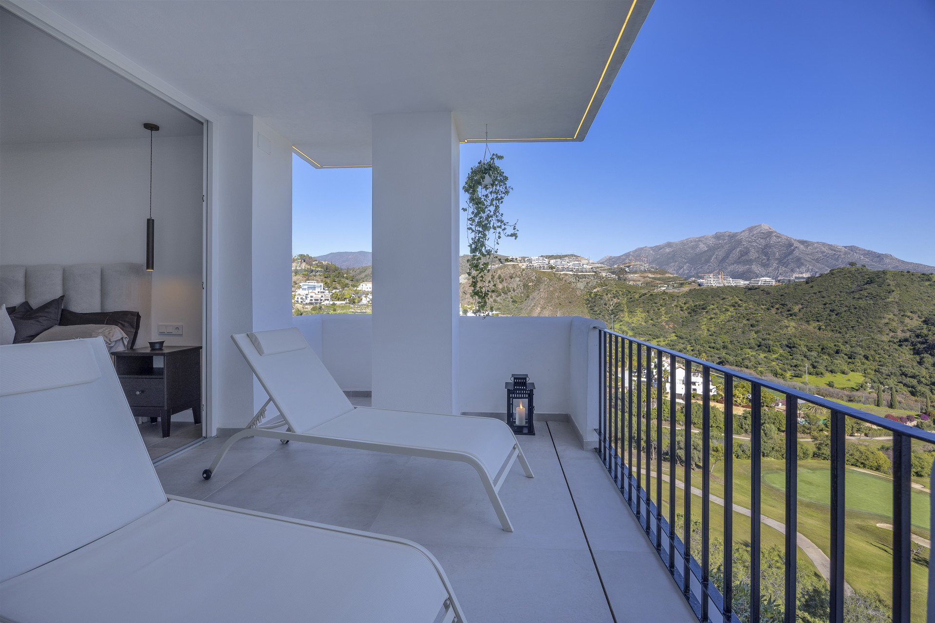 Image 4: Apartment For sale, Benahavís, €890,000 [HFMs685078]