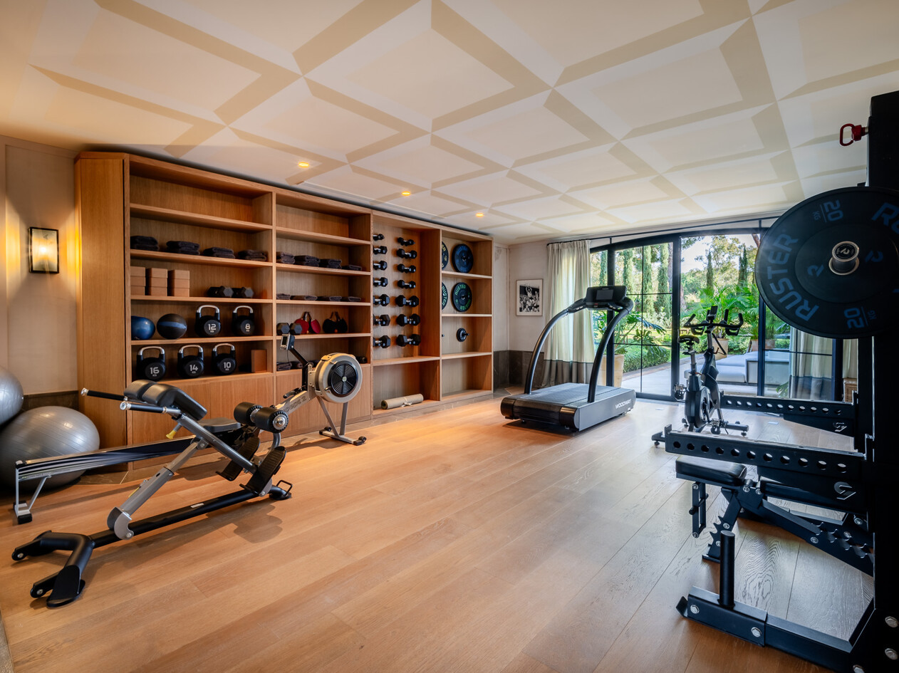 Image 31: Villa - Chalet For sale, The Golden Mile, €35,000,000 [HFMs686435]
