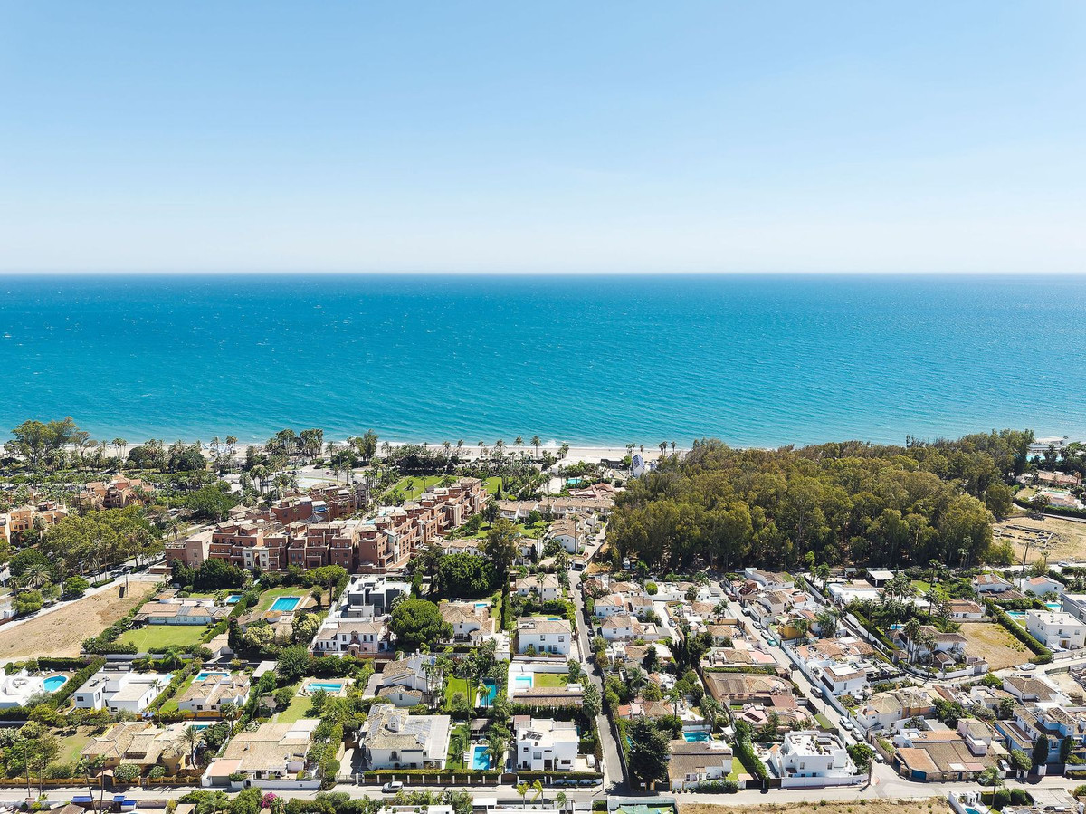 Image 33: detached villa For sale, San Pedro de Alcántara, €2,195,000 [HFM-CL10182]