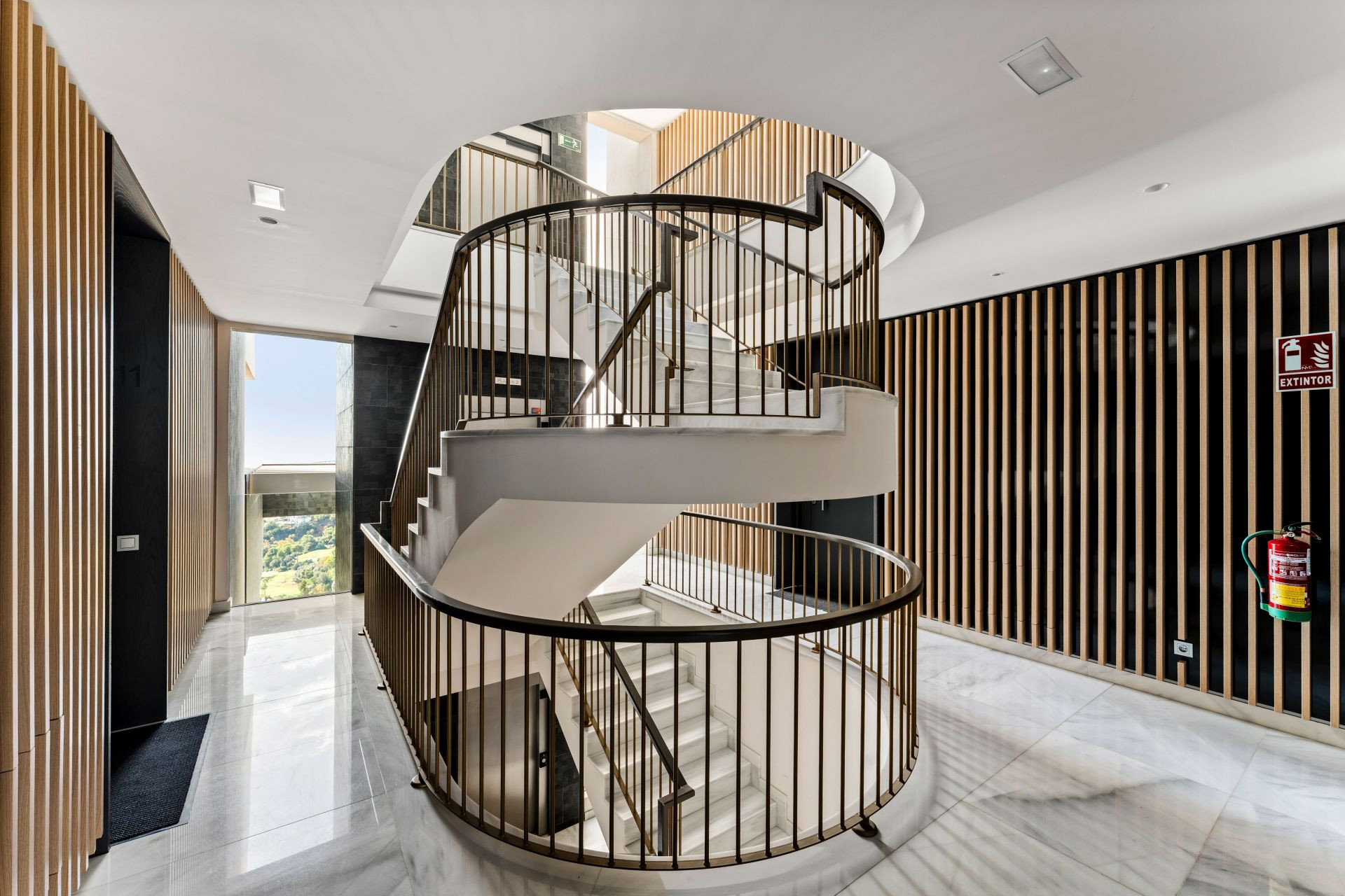 Image 31: apartment For sale, Benahavís, €2,149,000 [HFM-C40150]