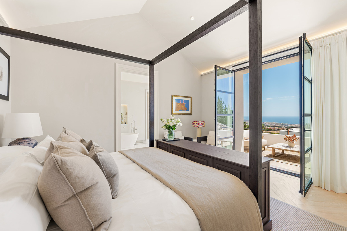 Image 47: detached villa For sale, The Golden Mile, €17,500,000 [HFM-C40151]