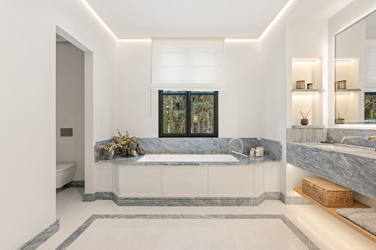 Image 47: detached villa For sale, The Golden Mile, €17,500,000 [HFM-C40151]