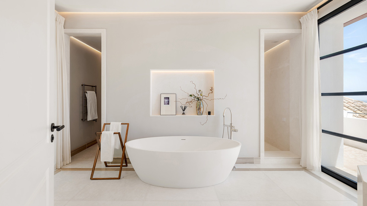 Image 47: detached villa For sale, The Golden Mile, €17,500,000 [HFM-C40151]