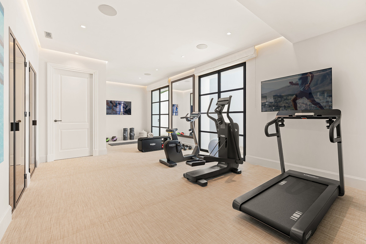 Image 47: detached villa For sale, The Golden Mile, €17,500,000 [HFM-C40151]