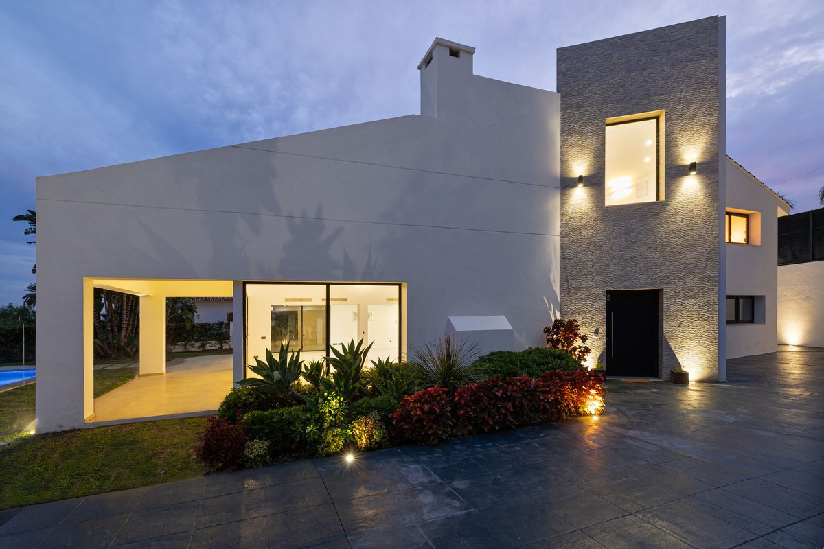 Image 53: detached villa For sale, San Pedro de Alcántara, €2,650,000 [HFM-CL10180]