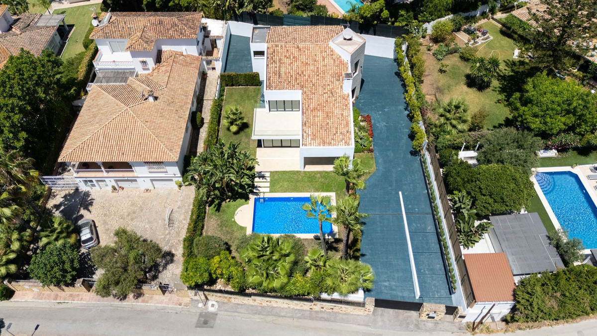 Image 53: detached villa For sale, San Pedro de Alcántara, €2,650,000 [HFM-CL10180]