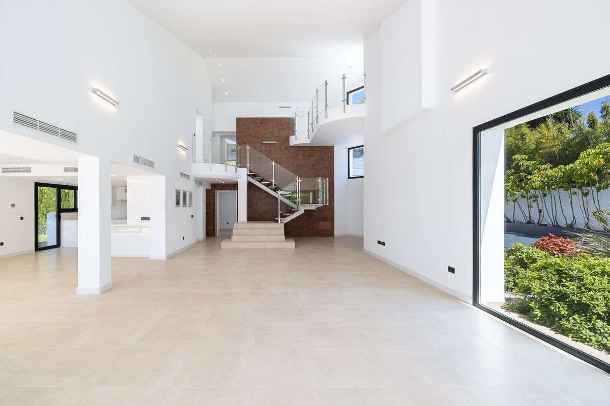 Image 53: detached villa For sale, San Pedro de Alcántara, €2,650,000 [HFM-CL10180]