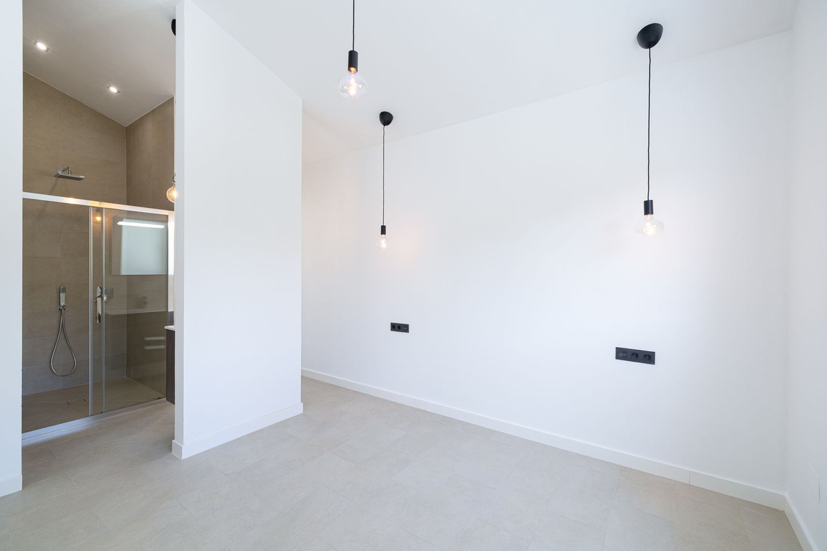 Image 53: detached villa For sale, San Pedro de Alcántara, €2,650,000 [HFM-CL10180]