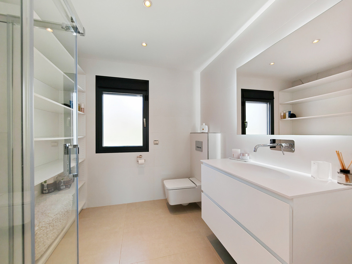 Image 35: detached villa For sale, Marbella, €2,595,000 [HFM-CL10181]